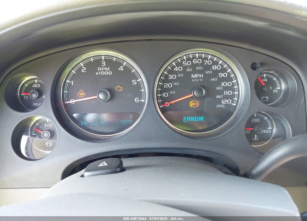 2010 CHEVROLET TAHOE VIN: 1GNUKBE05AR263976