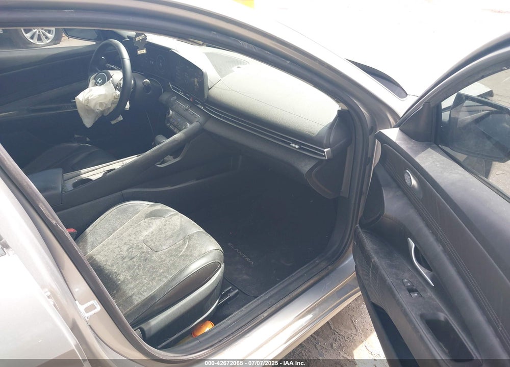 2023 HYUNDAI ELANTRA VIN: 5NPLP4AG4PH117220