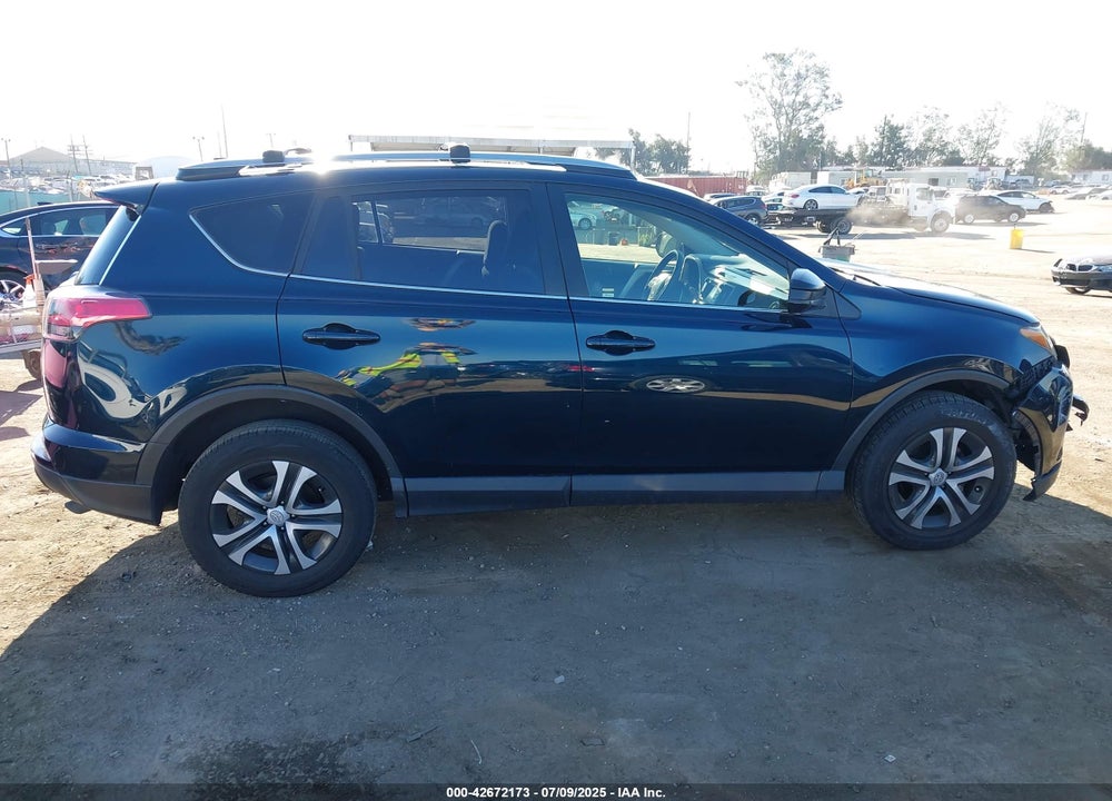 2018 TOYOTA RAV4 VIN: JTMZFREV2JJ194329