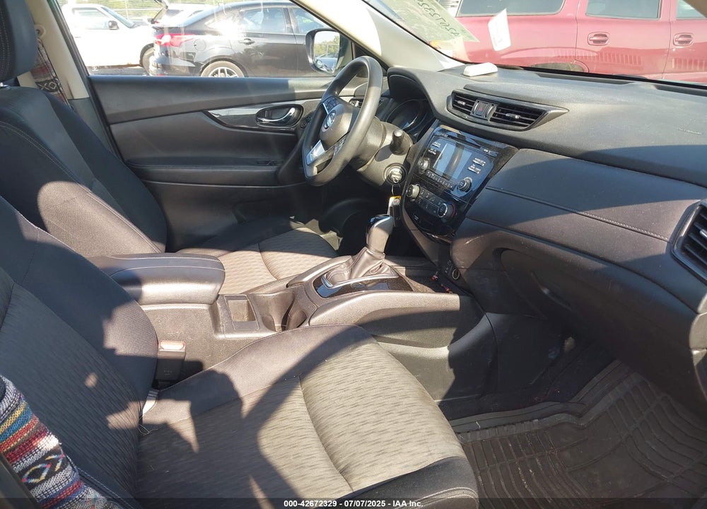 2017 NISSAN ROGUE VIN: JN8AT2MV6HW003592