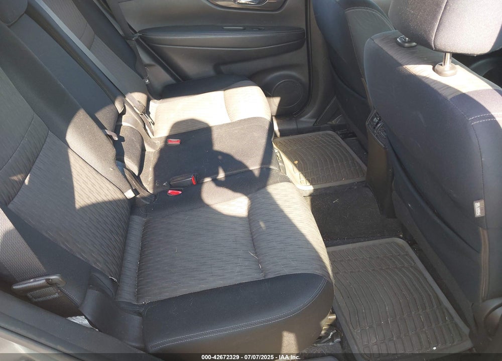 2017 NISSAN ROGUE VIN: JN8AT2MV6HW003592