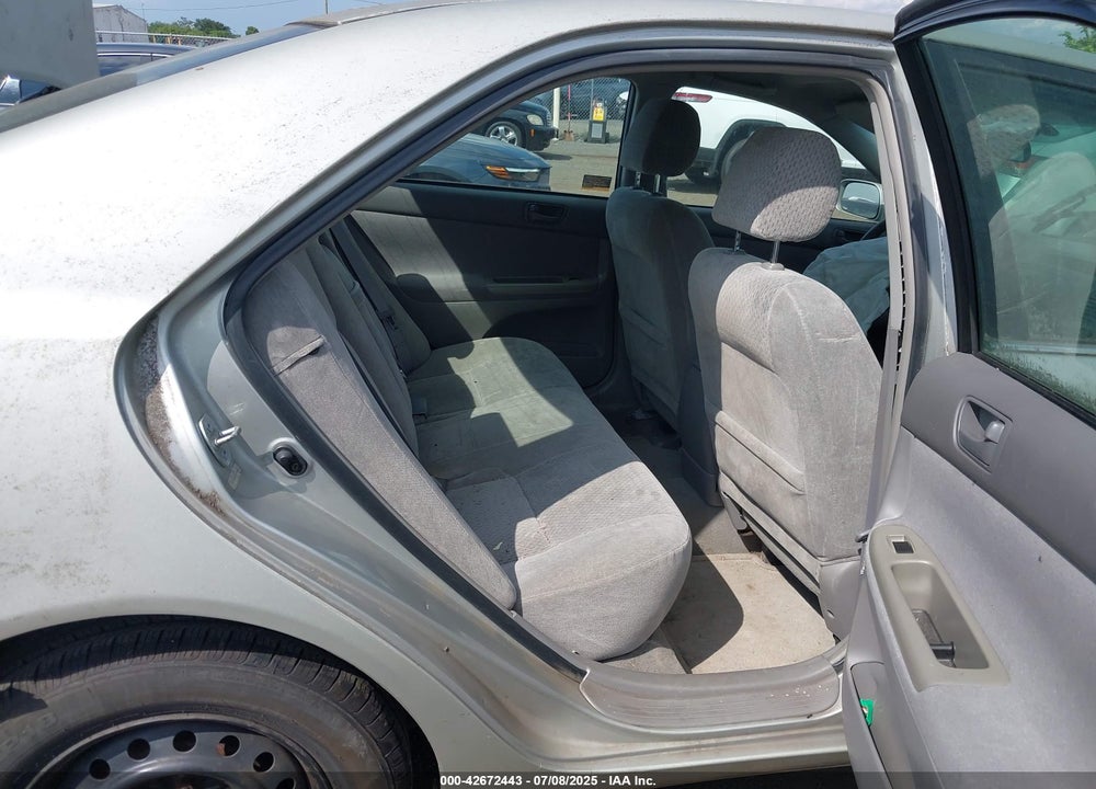 2003 TOYOTA CAMRY LE VIN: 4T1BE32K13U748646