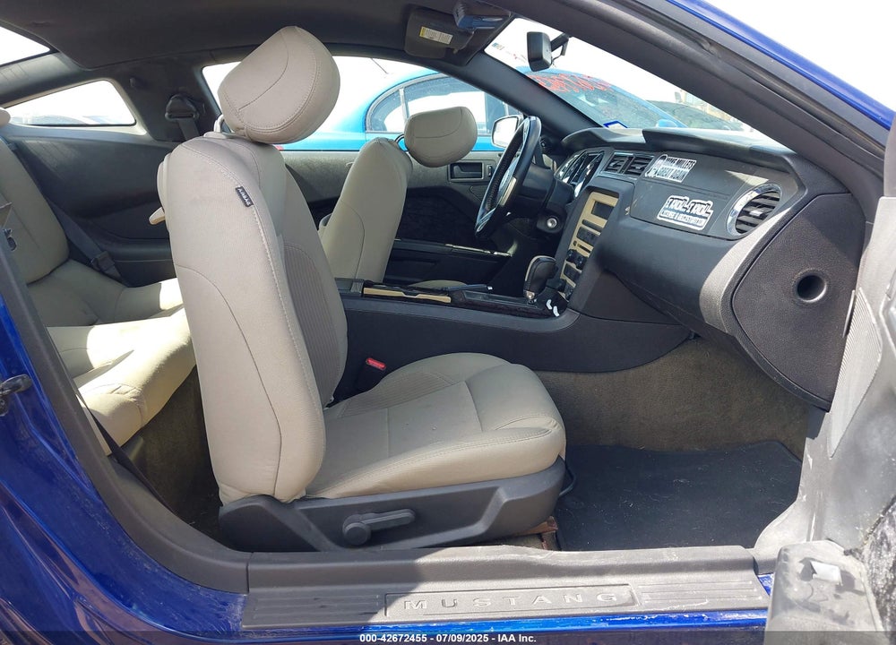 2014 FORD MUSTANG V6 VIN: 1ZVBP8AM7E5211837