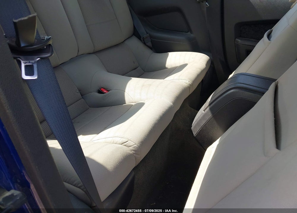 2014 FORD MUSTANG V6 VIN: 1ZVBP8AM7E5211837