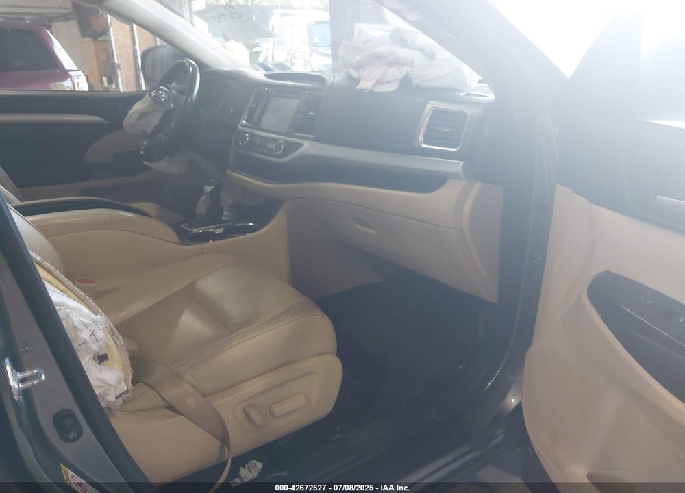 2017 TOYOTA HIGHLANDER VIN: 5TDJGRFH7HS020756