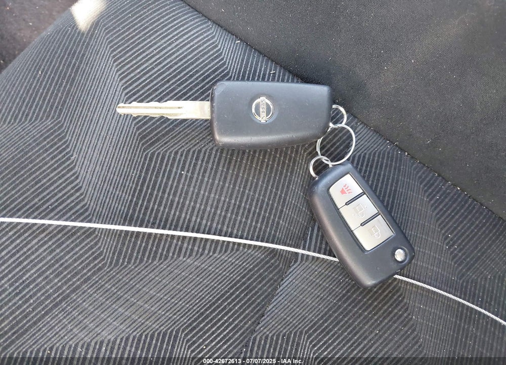 2016 NISSAN ROGUE VIN: 5N1AT2MV0GC877671
