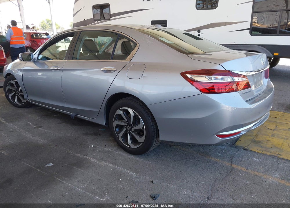 2017 HONDA ACCORD VIN: 1HGCR2F75HA151782