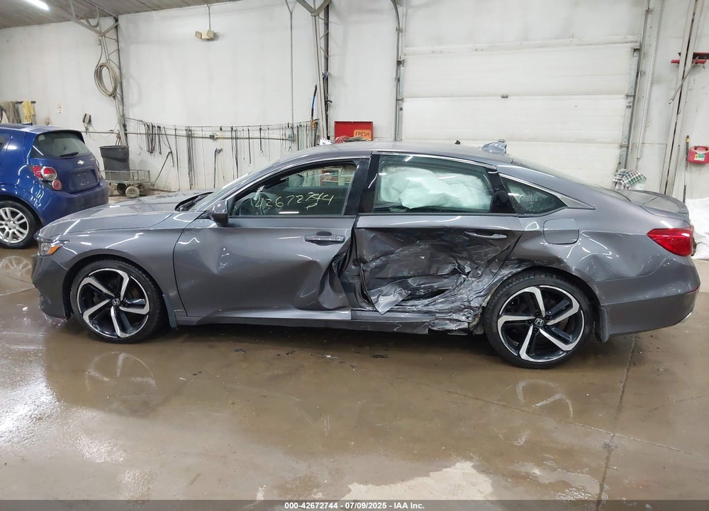 2018 HONDA ACCORD VIN: 1HGCV2E35JA010825