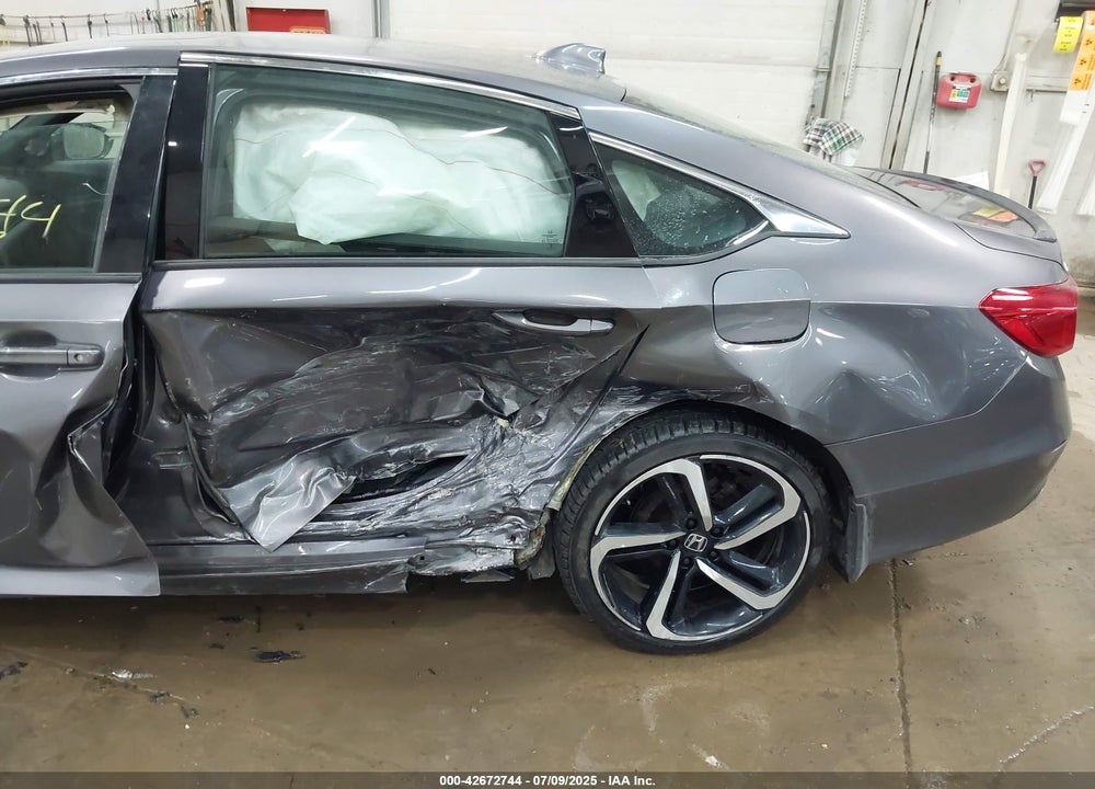 2018 HONDA ACCORD VIN: 1HGCV2E35JA010825