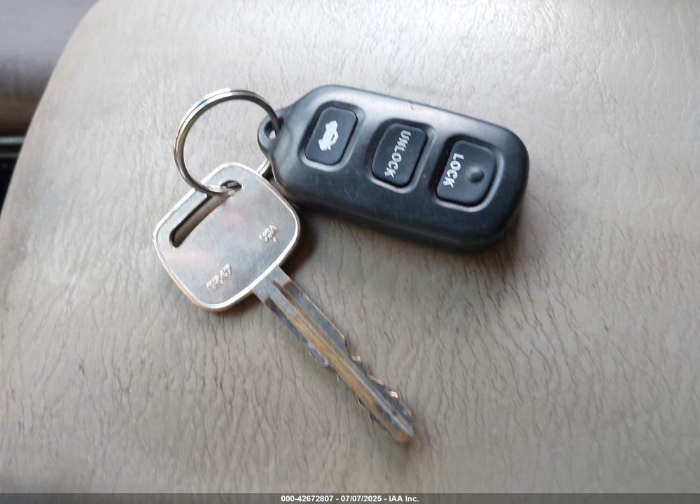 2005 TOYOTA CAMRY LE VIN: 4T1BE30K45U005954