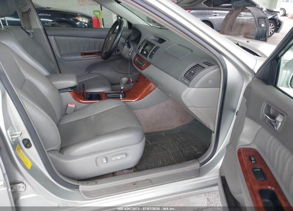 2005 TOYOTA CAMRY XLE V6 VIN: 4T1BF30K75U110503