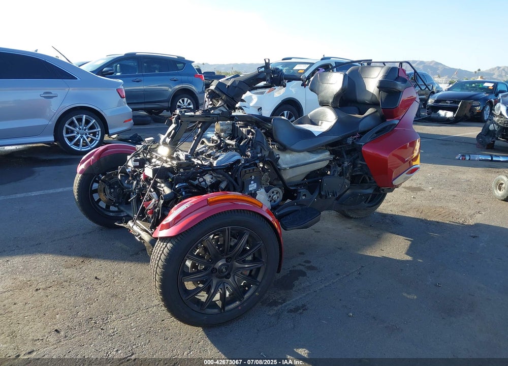 2015 CAN-AM SPYDER ROADSTER RT/RT-S/S SERIES/LTD VIN: 2BXNBDD2XFV004260