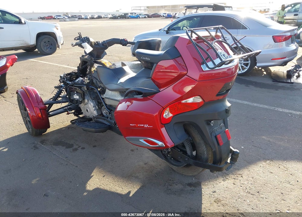 2015 CAN-AM SPYDER ROADSTER RT/RT-S/S SERIES/LTD VIN: 2BXNBDD2XFV004260