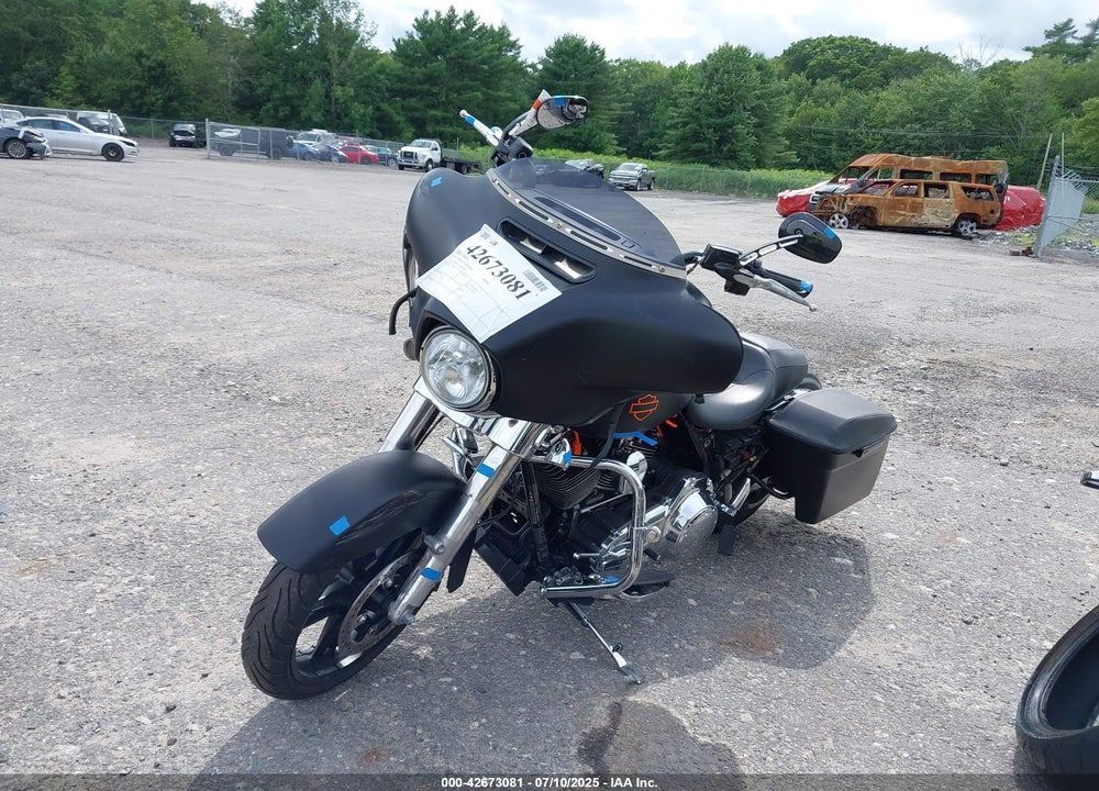2014 HARLEY-DAVIDSON FLHX STREET GLIDE VIN: 1HD1KBM11EB683849