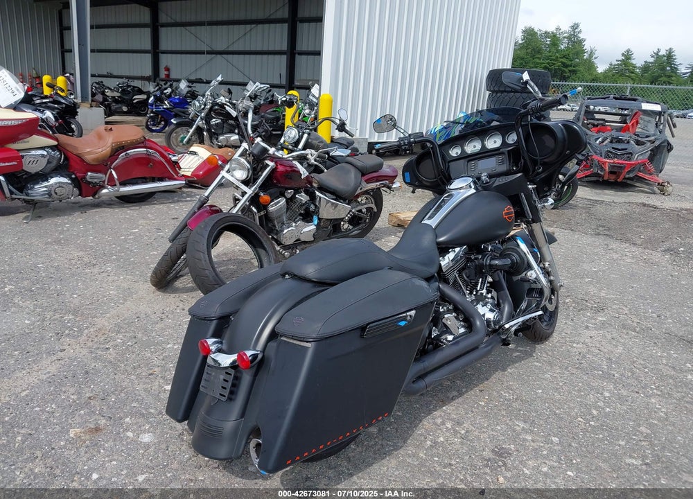 2014 HARLEY-DAVIDSON FLHX STREET GLIDE VIN: 1HD1KBM11EB683849