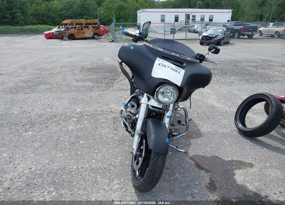 2014 HARLEY-DAVIDSON FLHX STREET GLIDE VIN: 1HD1KBM11EB683849