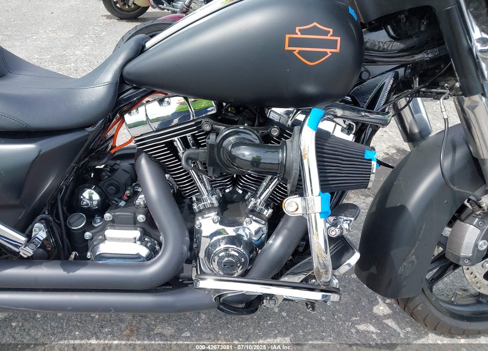 2014 HARLEY-DAVIDSON FLHX STREET GLIDE VIN: 1HD1KBM11EB683849