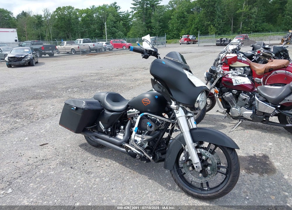 2014 HARLEY-DAVIDSON FLHX STREET GLIDE VIN: 1HD1KBM11EB683849