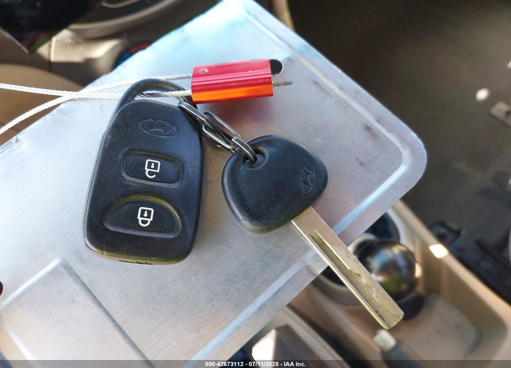 2013 HYUNDAI ACCENT VIN: KMHCT4AE8DU306413