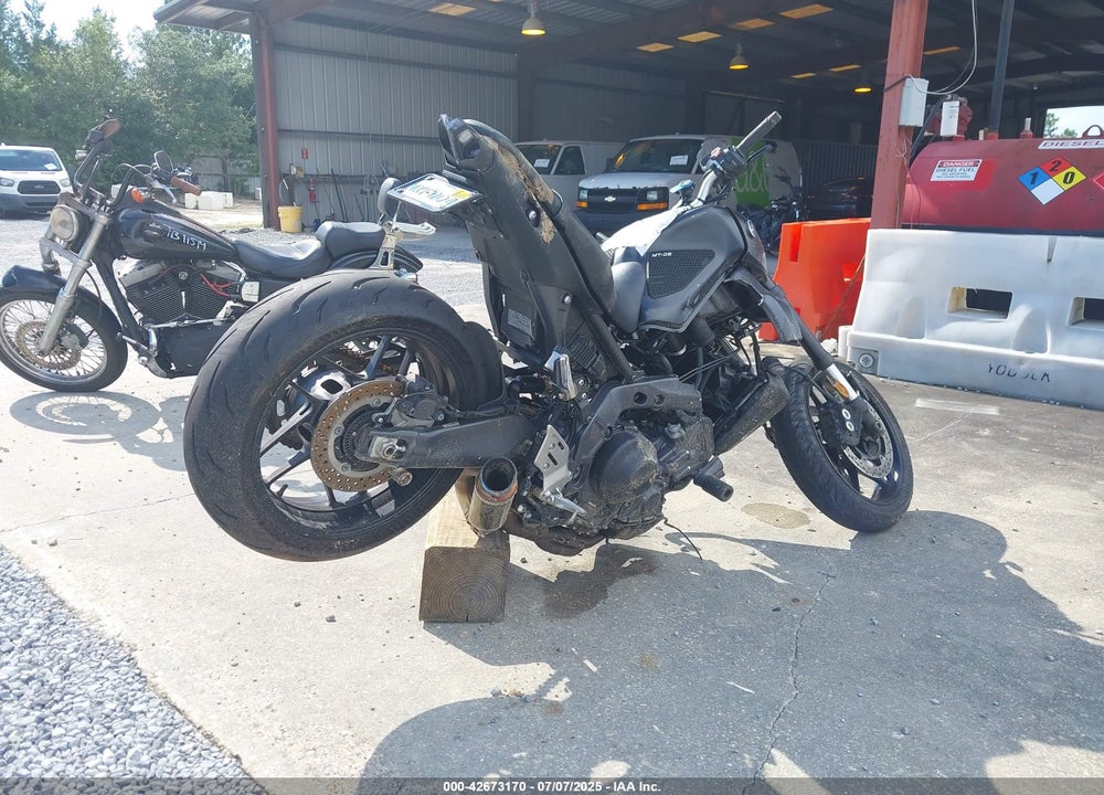 2023 YAMAHA MT09 VIN: JYARN71E4PA004872