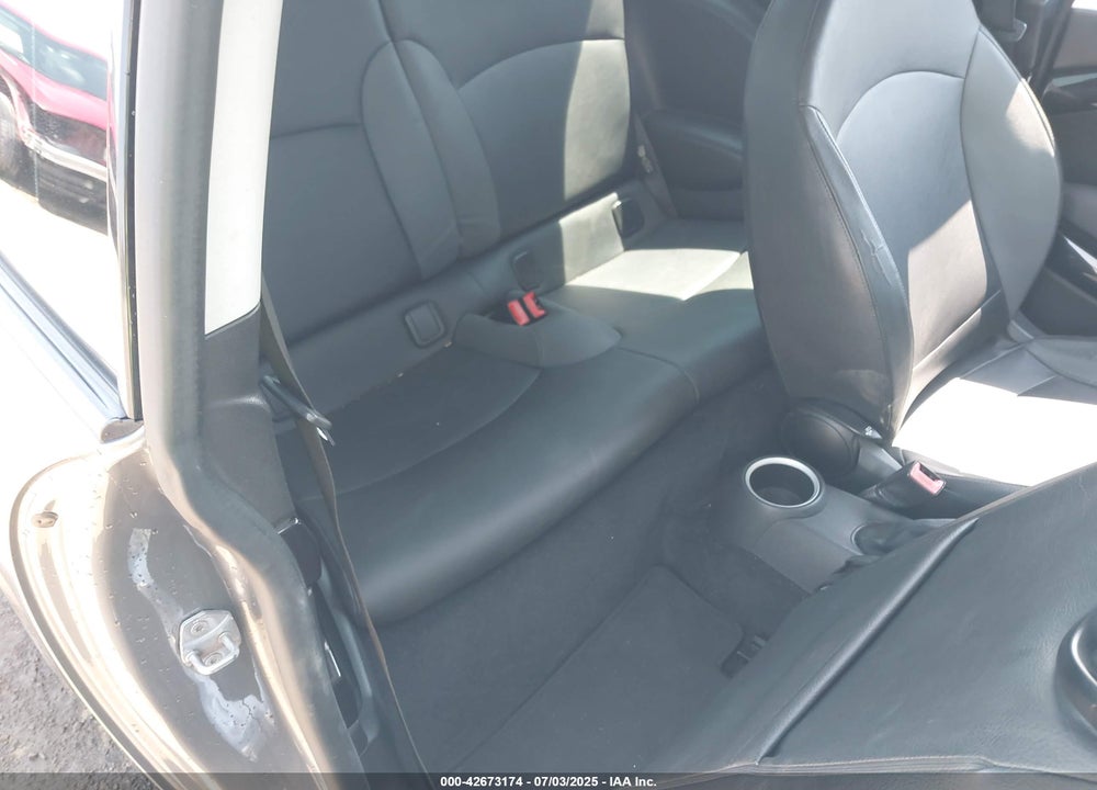 2010 MINI COOPER S VIN: WMWMF7C53ATZ70244