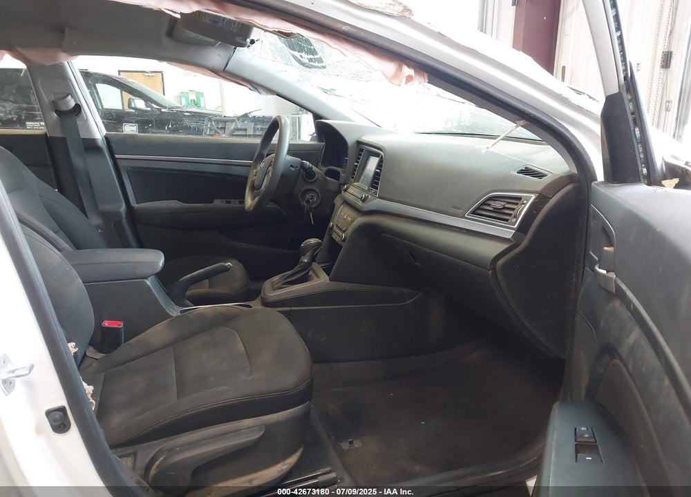 2018 HYUNDAI ELANTRA VIN: 5NPD84LF4JH329340