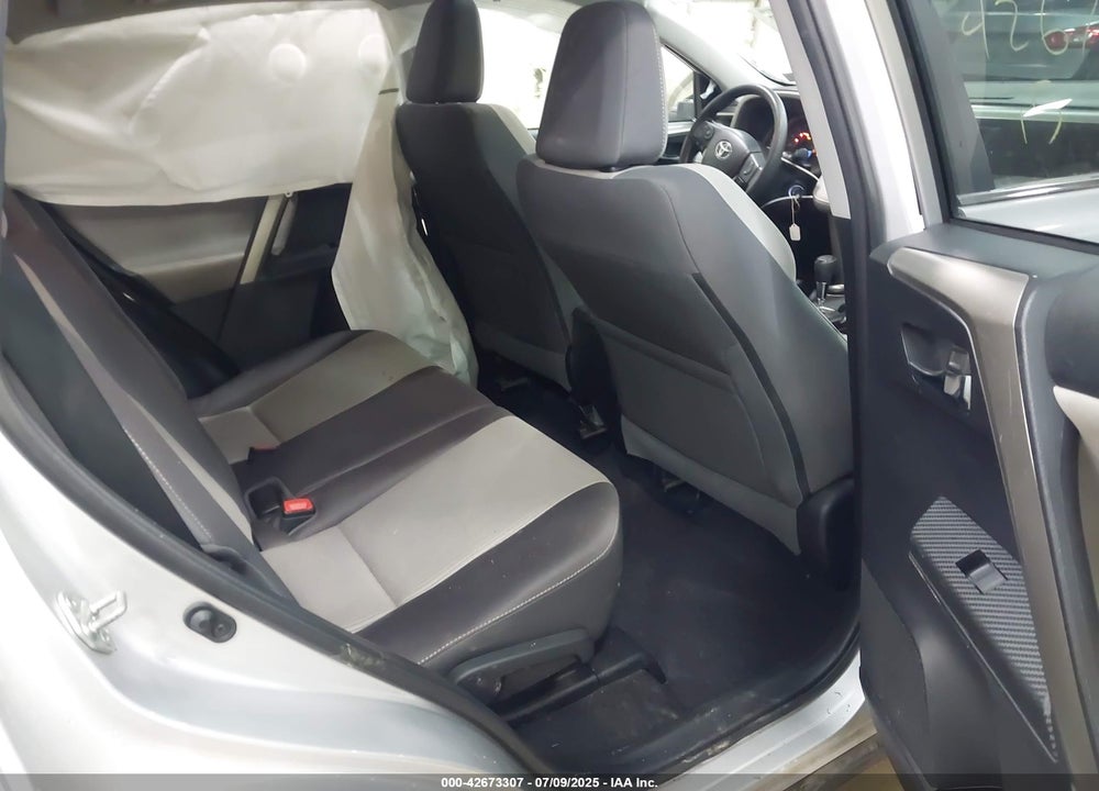 2015 TOYOTA RAV4 VIN: 2T3RFREV2FW239925