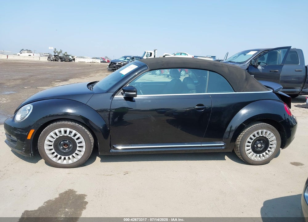 2015 VOLKSWAGEN BEETLE VIN: 3VW517AT7FM812242