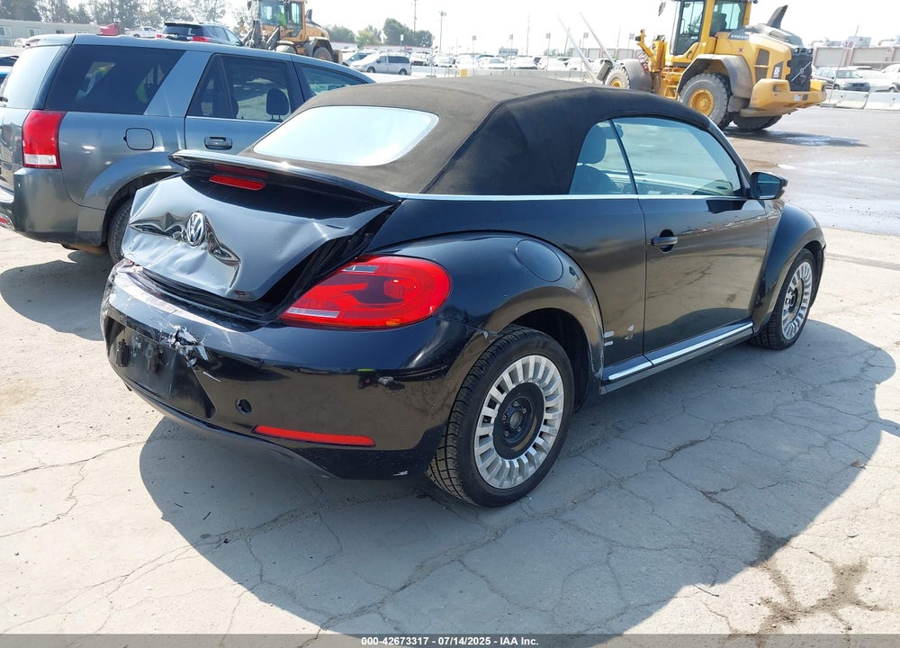 2015 VOLKSWAGEN BEETLE VIN: 3VW517AT7FM812242
