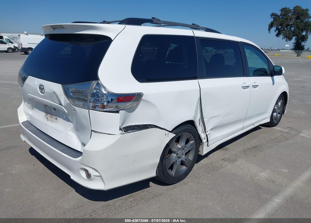 2015 TOYOTA SIENNA SE 8 PASSENGER VIN: 5TDXK3DC1FS581111