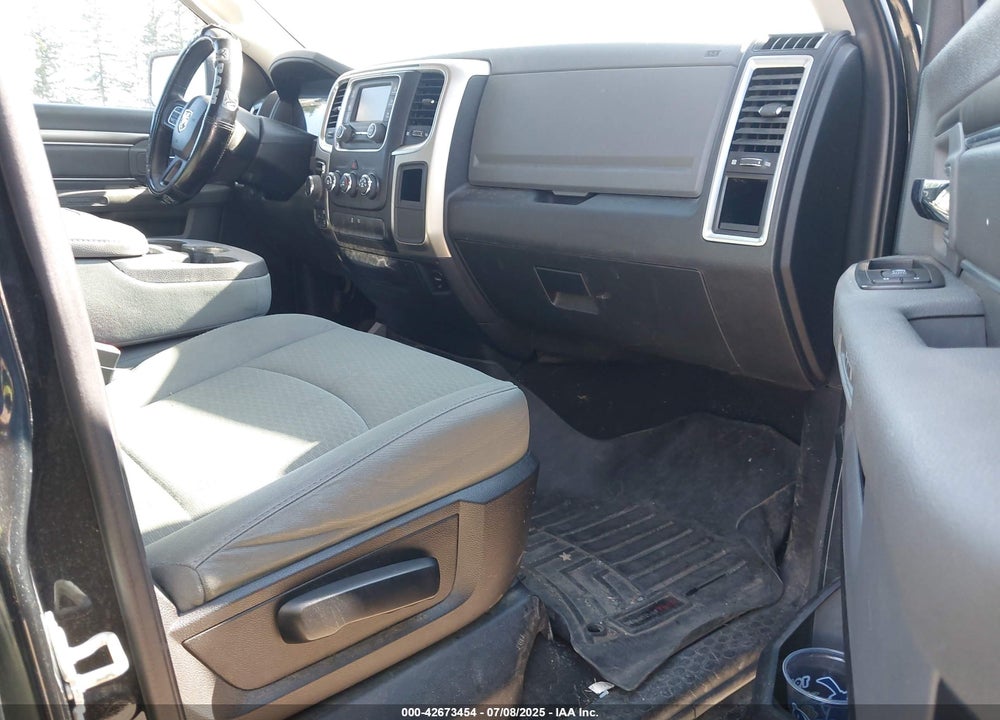 2016 RAM 1500 SLT VIN: 1C6RR7GT3GS324619