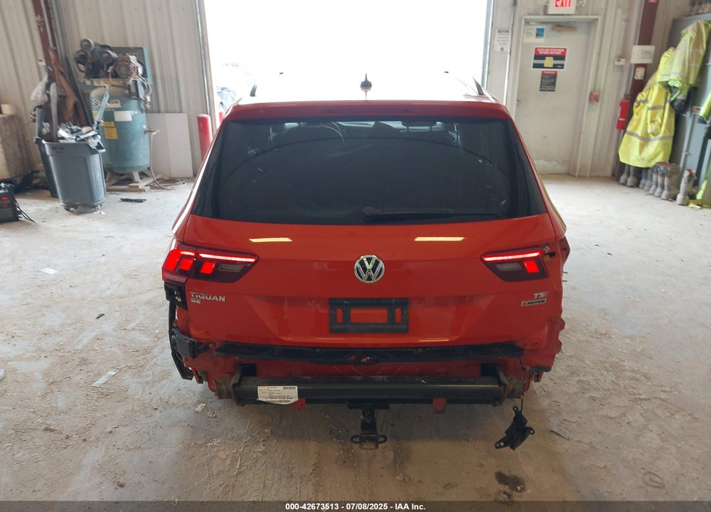 2018 VOLKSWAGEN TIGUAN VIN: 3VV2B7AX2JM001254