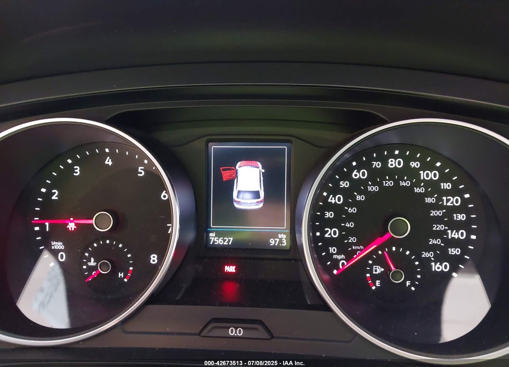 2018 VOLKSWAGEN TIGUAN VIN: 3VV2B7AX2JM001254