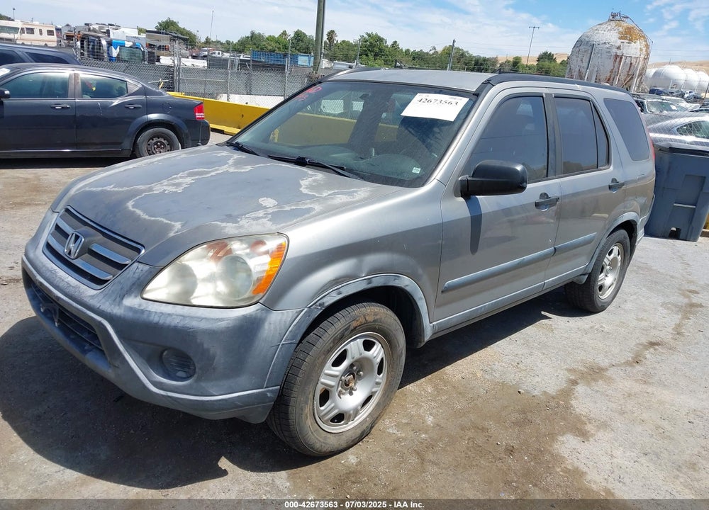 2005 HONDA CR-V LX VIN: JHLRD68585C016177