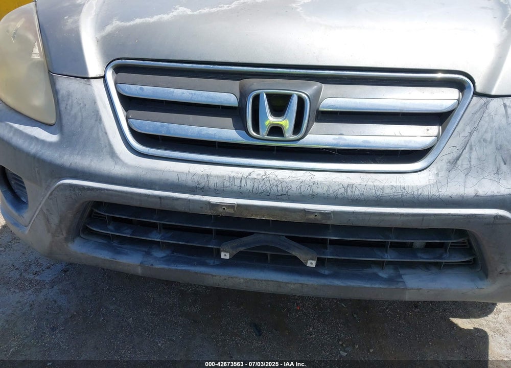 2005 HONDA CR-V LX VIN: JHLRD68585C016177