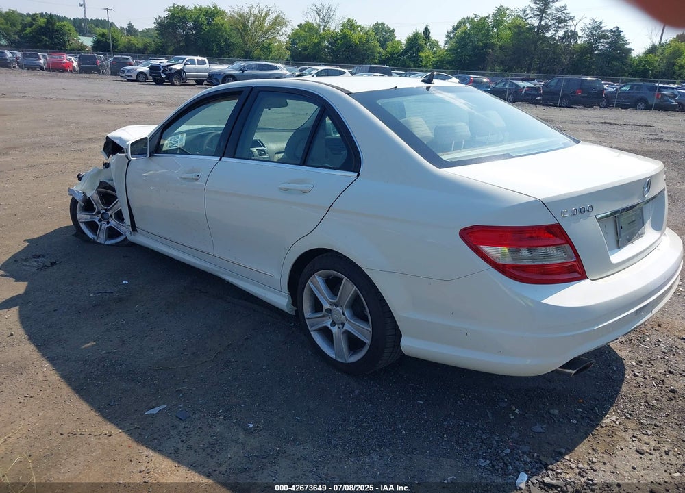 2011 MERCEDES-BENZ C 300 VIN: WDDGF8BB3BR159870