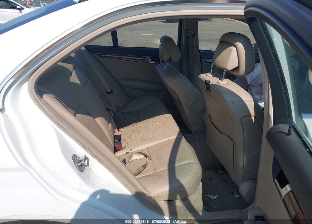 2011 MERCEDES-BENZ C 300 VIN: WDDGF8BB3BR159870