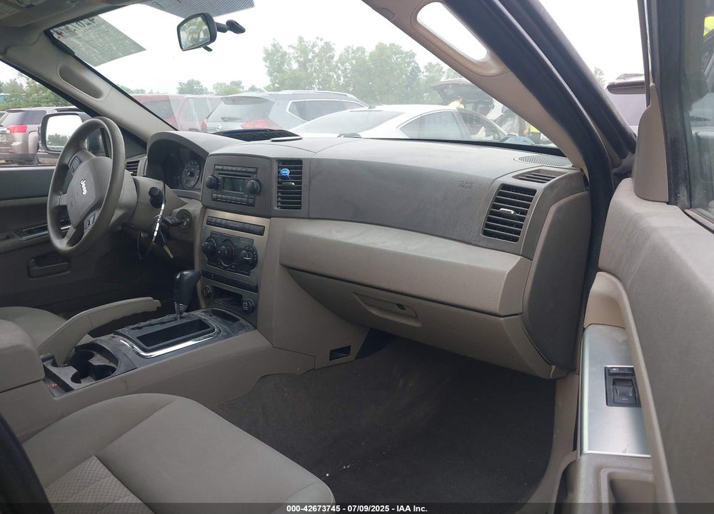 2005 JEEP GRAND CHEROKEE LAREDO VIN: 1J4GR48K75C719070