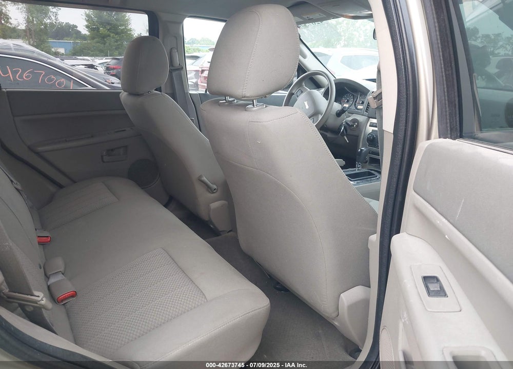 2005 JEEP GRAND CHEROKEE LAREDO VIN: 1J4GR48K75C719070