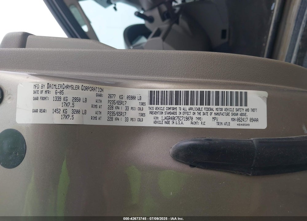 2005 JEEP GRAND CHEROKEE LAREDO VIN: 1J4GR48K75C719070