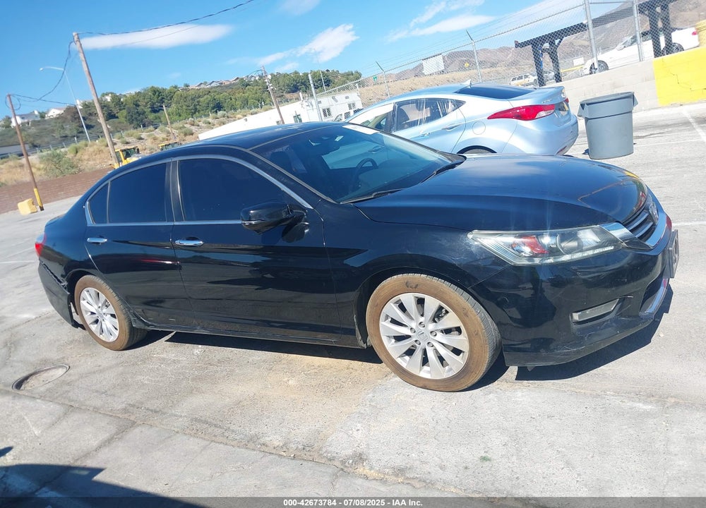 2013 HONDA ACCORD VIN: 1HGCR3F84DA044800