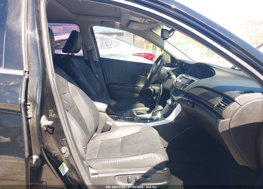 2013 HONDA ACCORD VIN: 1HGCR3F84DA044800