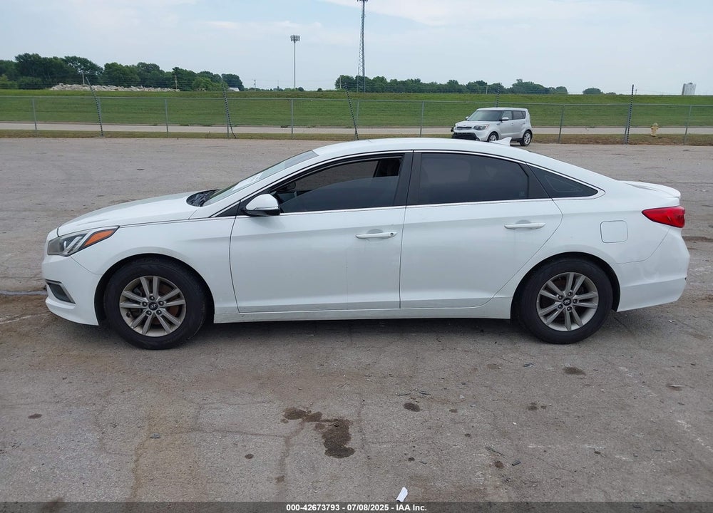 2016 HYUNDAI SONATA VIN: 5NPE24AF6GH370571