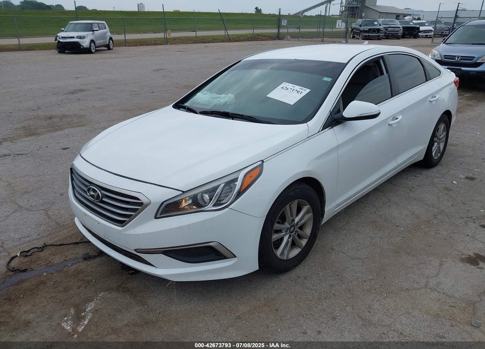 2016 HYUNDAI SONATA VIN: 5NPE24AF6GH370571