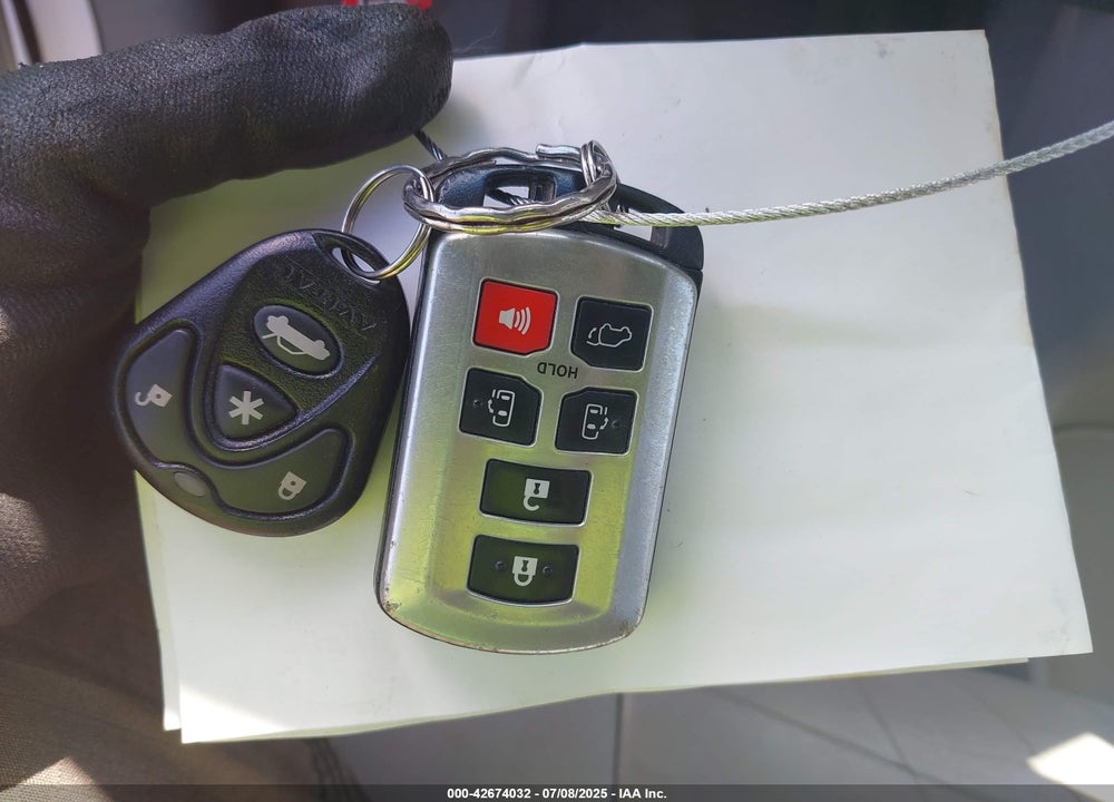 2013 TOYOTA SIENNA VIN: 5TDYK3DC9DS400175