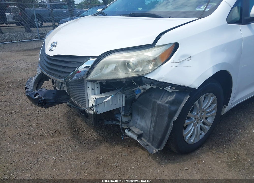 2013 TOYOTA SIENNA VIN: 5TDYK3DC9DS400175