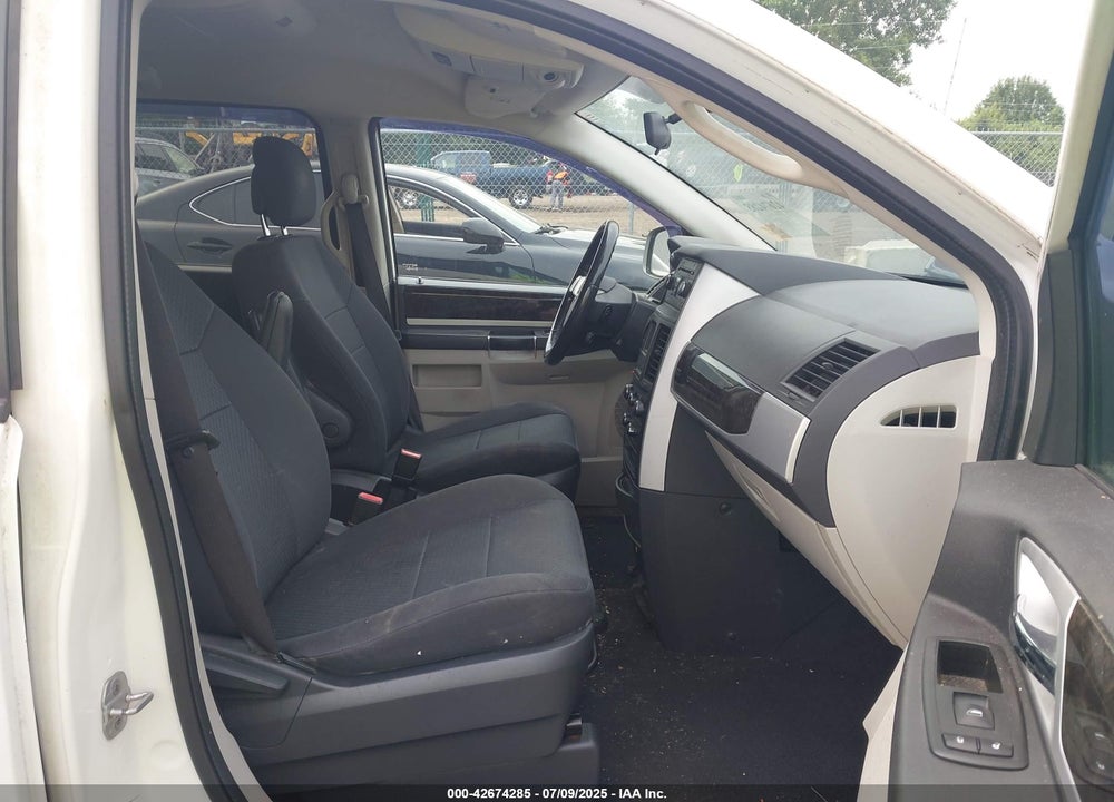 2010 DODGE GRAND CARAVAN VIN: 2D4RN5D19AR432993