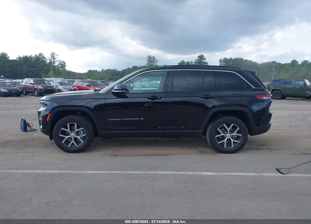 2025 JEEP GRAND CHEROKEE LIMITED 4X4 VIN: 1C4RJHBG3S8646974