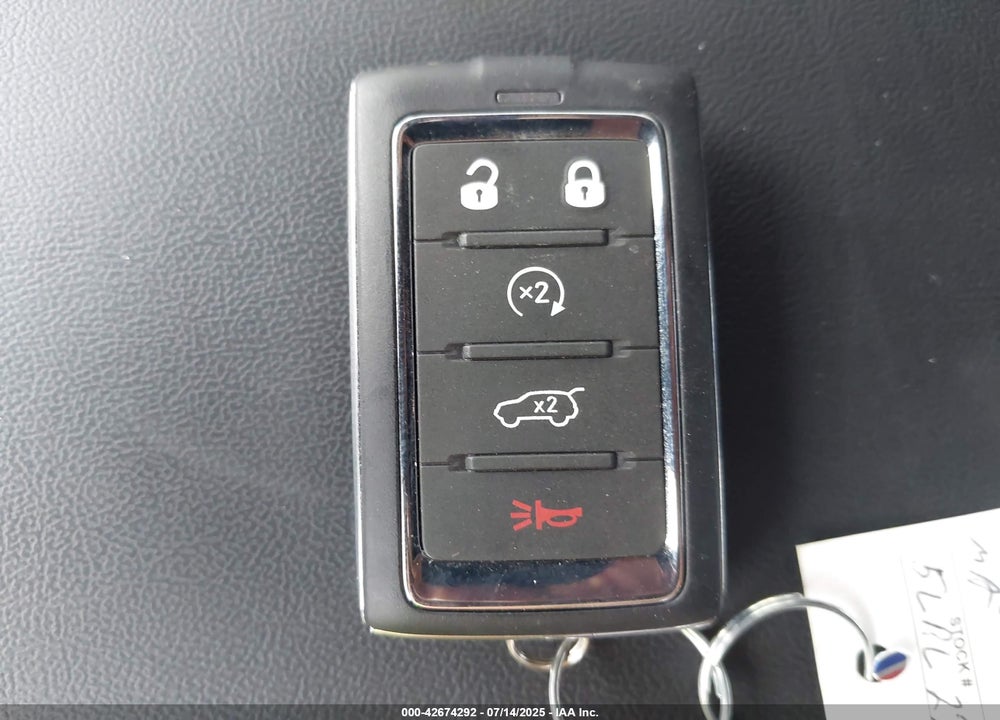 2025 JEEP GRAND CHEROKEE LIMITED 4X4 VIN: 1C4RJHBG3S8646974