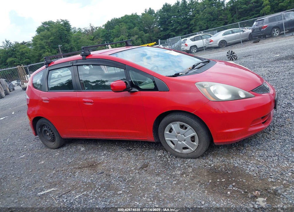 2013 HONDA FIT VIN: JHMGE8H36DC007793